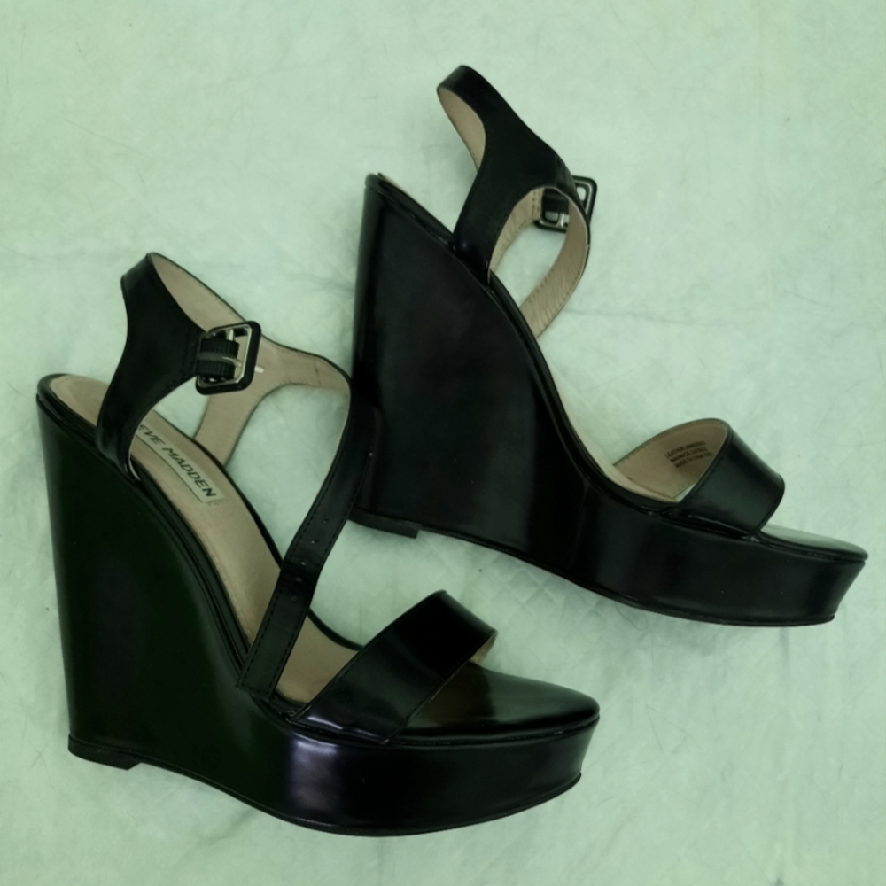 Steve Madden Prestine Platform Wedge Sandal. Black size 6